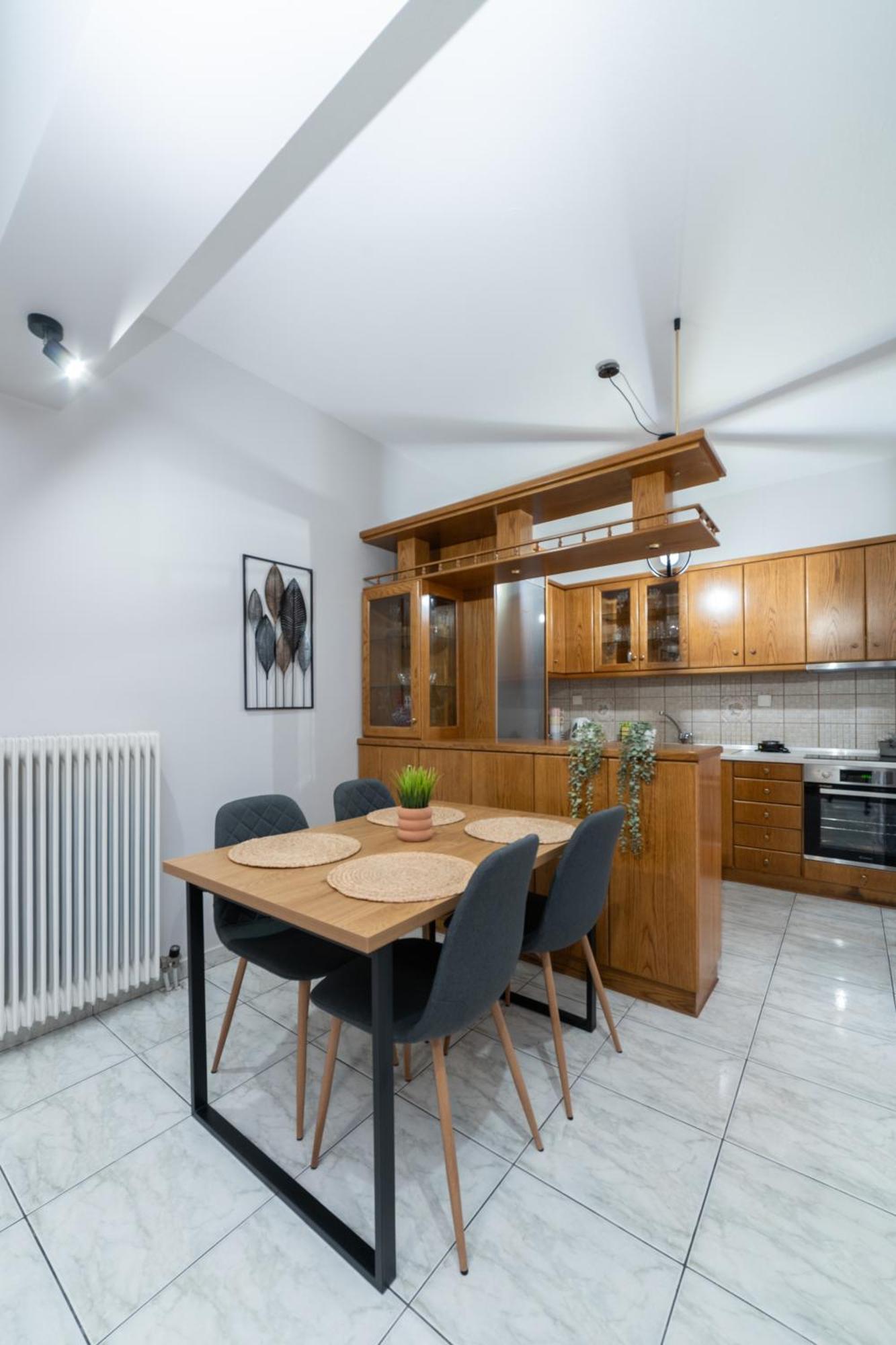 Ninas Central Apartment Kavala Bagian luar foto