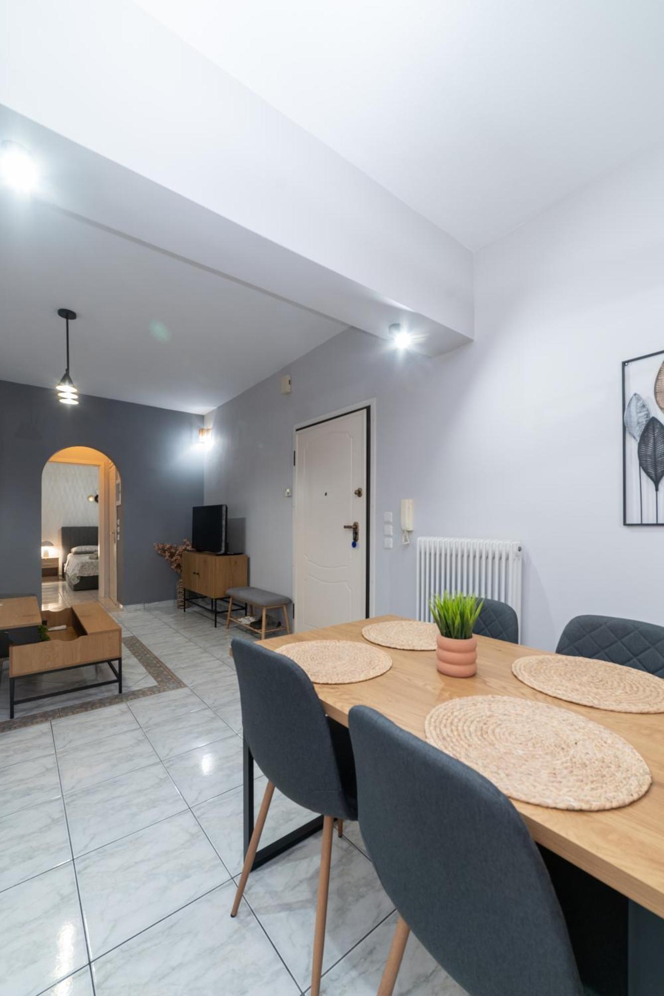 Ninas Central Apartment Kavala Bagian luar foto
