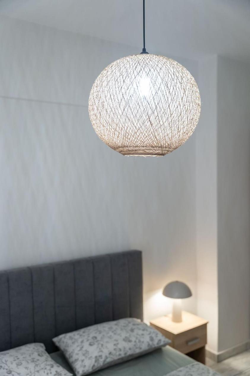 Ninas Central Apartment Kavala Bagian luar foto